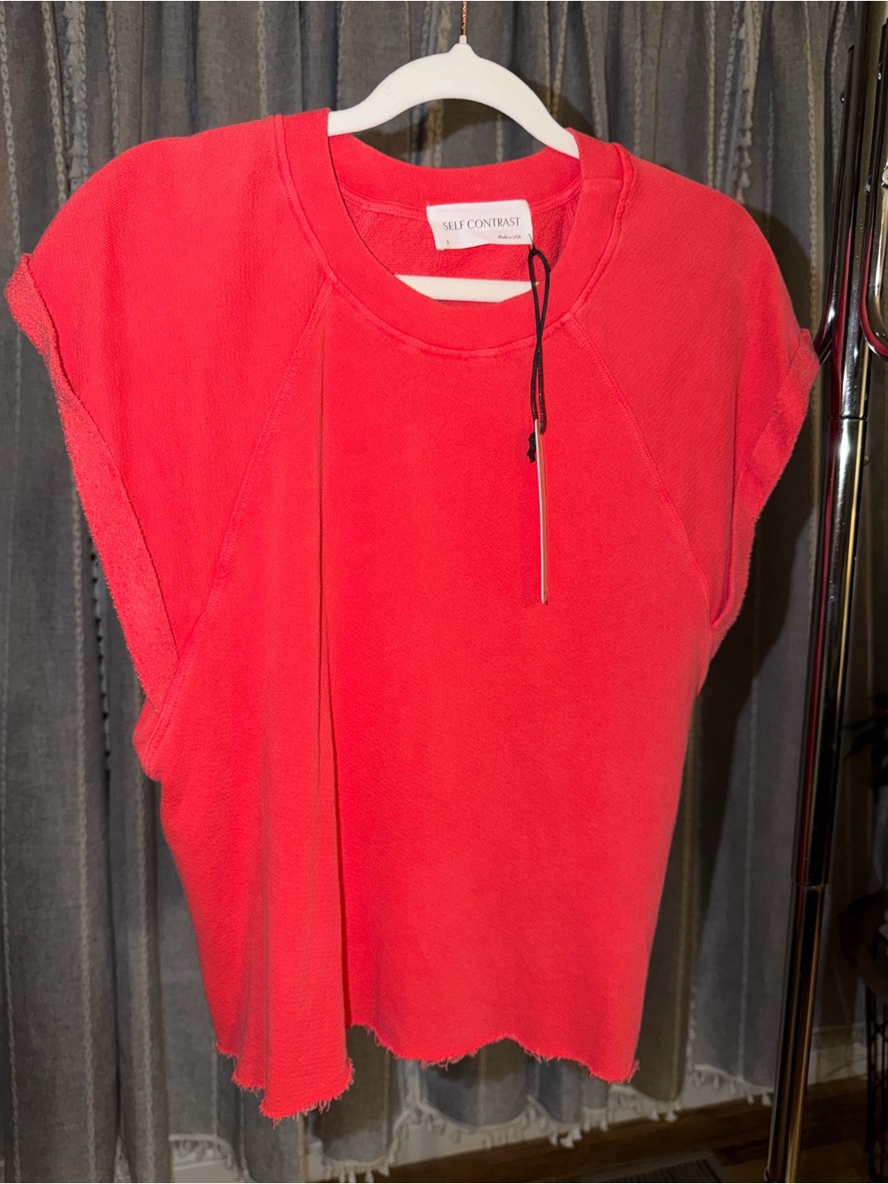 Self Contrast Women's Coral Red Sleeveless Sweatshirt
